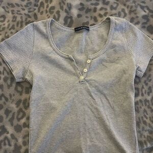 Gray Short Sleeve Tee with Scoop Neckline